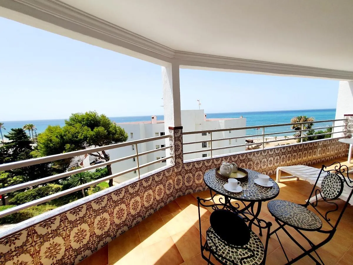 Luna Beach Seafront Apartment Marbella